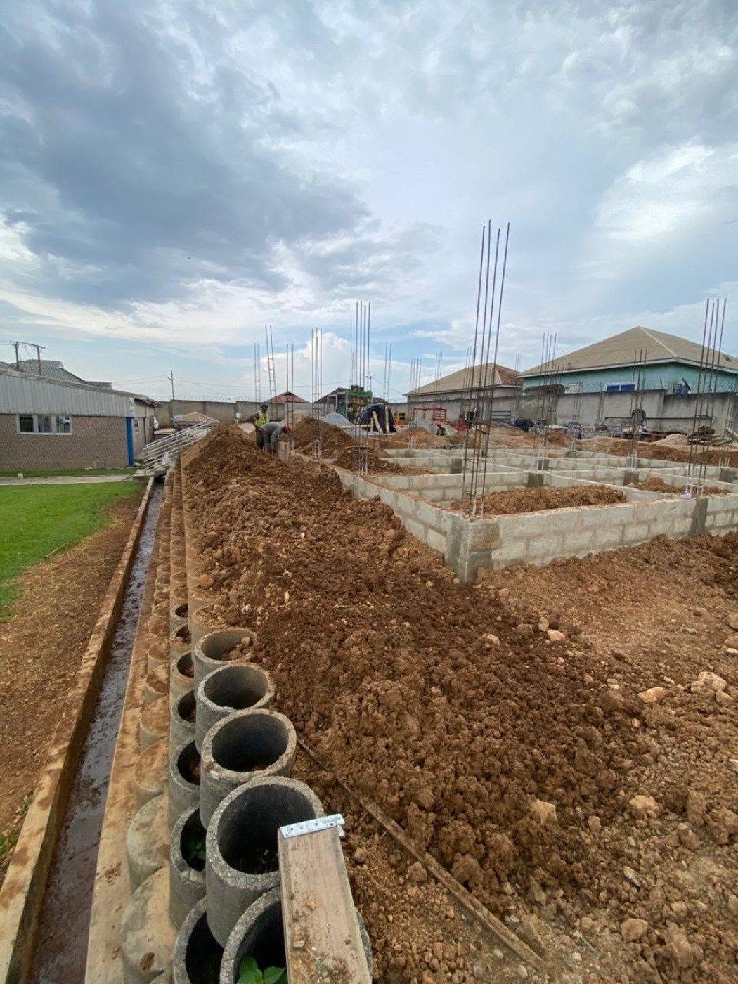 Suspended slab pour in progress on the TRI-PUMP Ghana office complex in Obuasi