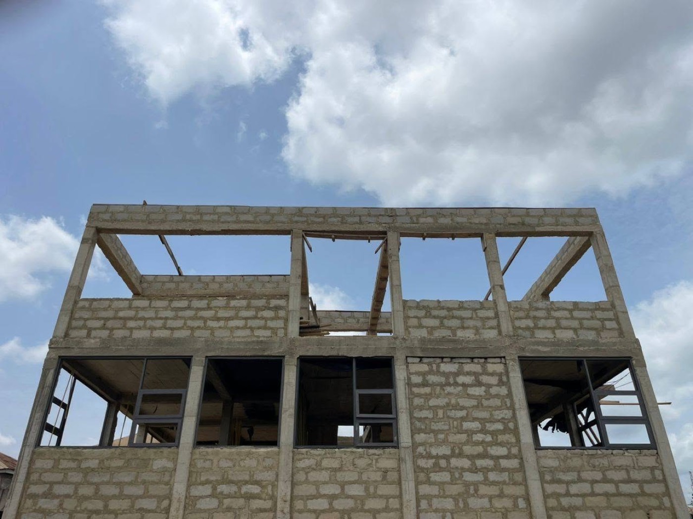 Suspended slab pour in progress on the TRI-PUMP Ghana office complex in Obuasi